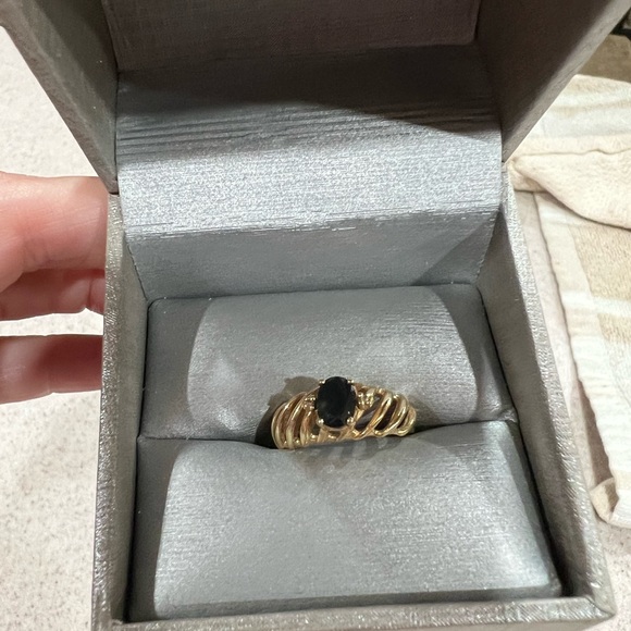 14 karat gold sapphire ring I believe the size is 7 - Picture 5 of 6